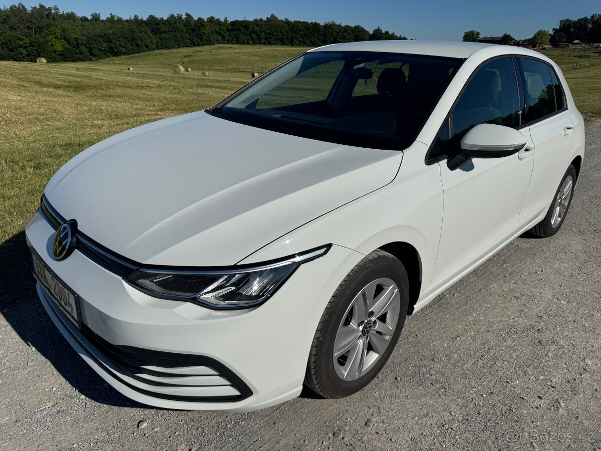 GOLF VIII 1.5TSI 96kW LIFE ACC KAMERA LED KOUPENO V ČR DPH