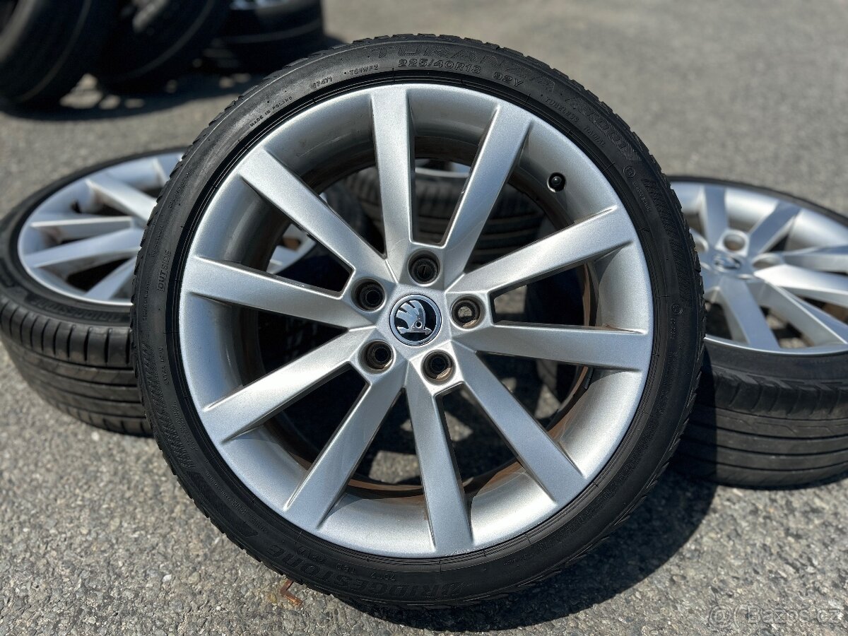 Original letni kola Skoda Alaris 5x112 7,5J ET51 225/40 R18