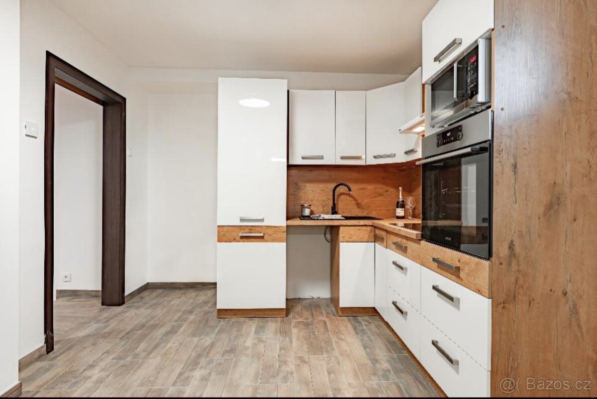 Byt 2+1 64m²
