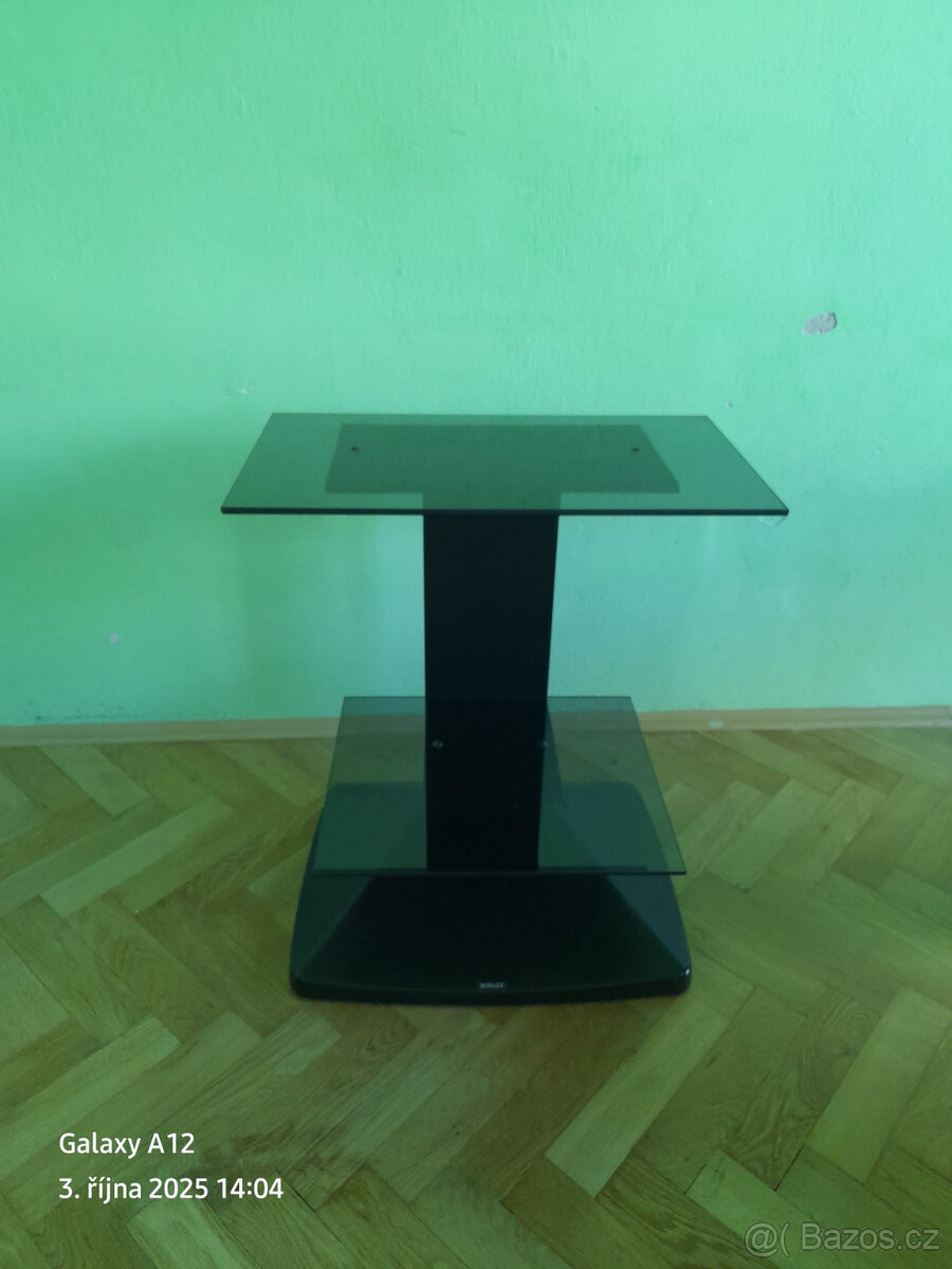 TV stolek