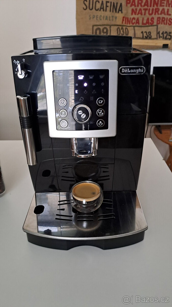 Automatický kávovar Delonghi