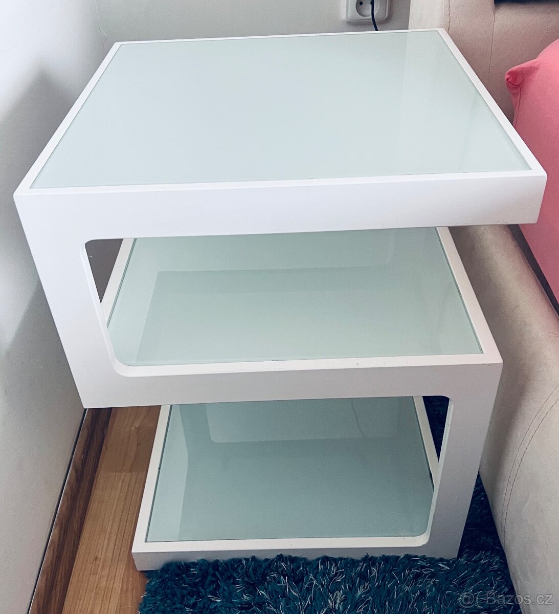 2ks noční stolek
