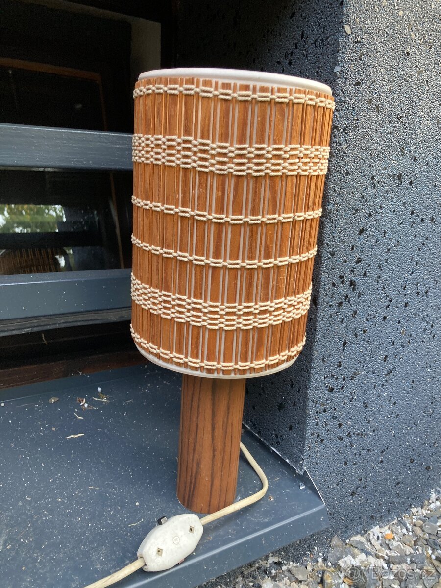 Retro stolní lampa
