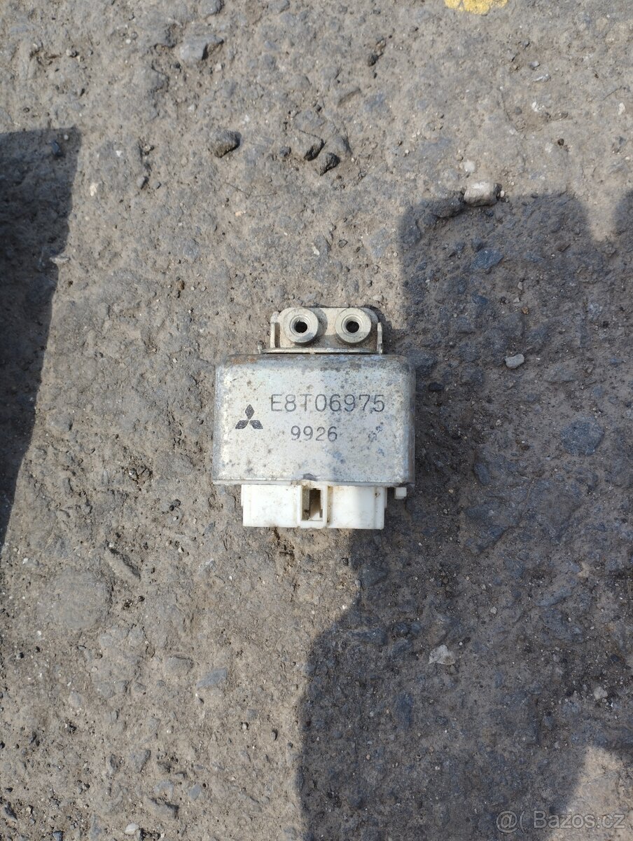 Mitsubishi eclipse - kryt světel , kryt nadrze, relé palivov