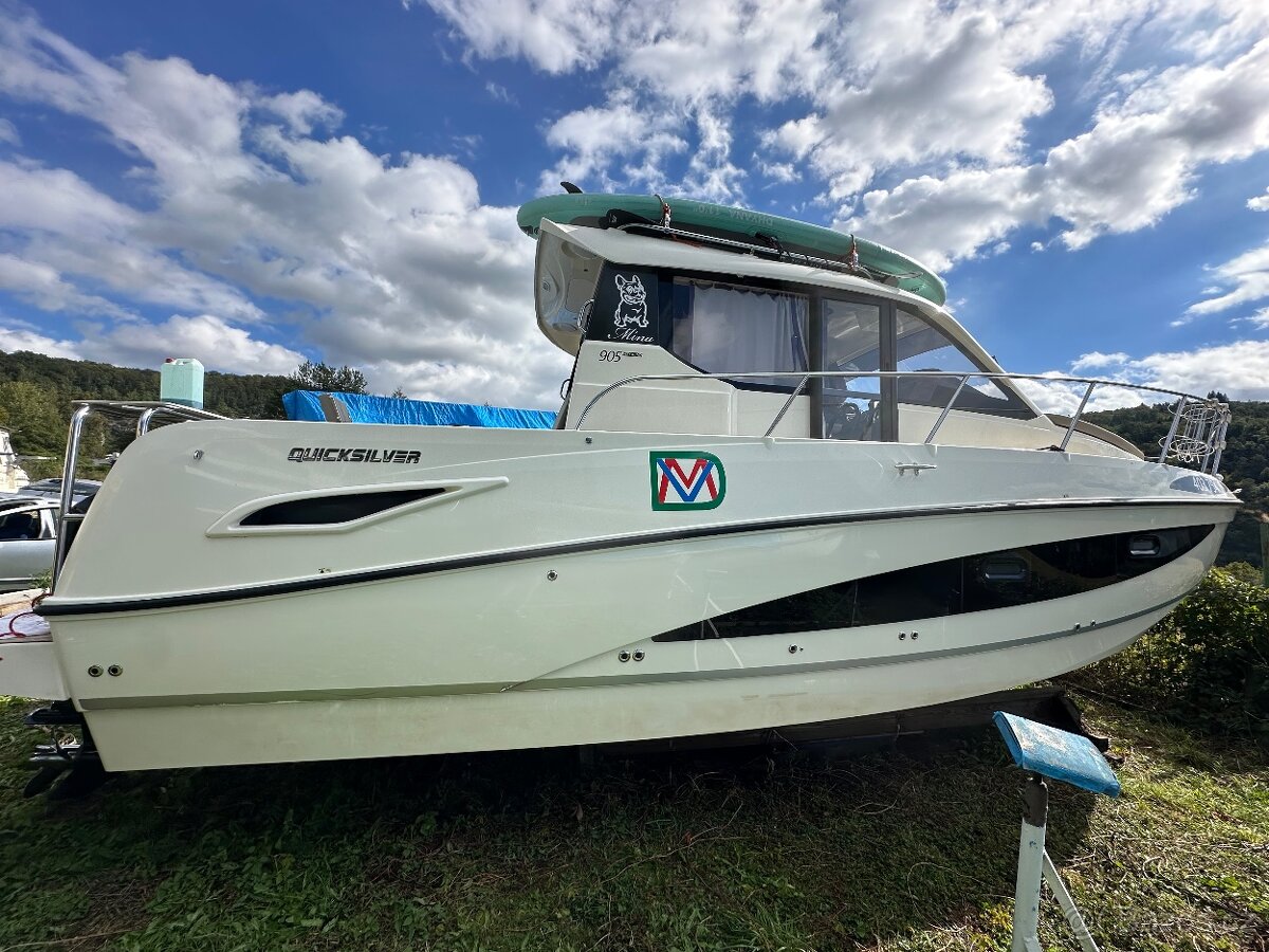 Motorový člun QUICKSILVER Activ 905 WEEKEND