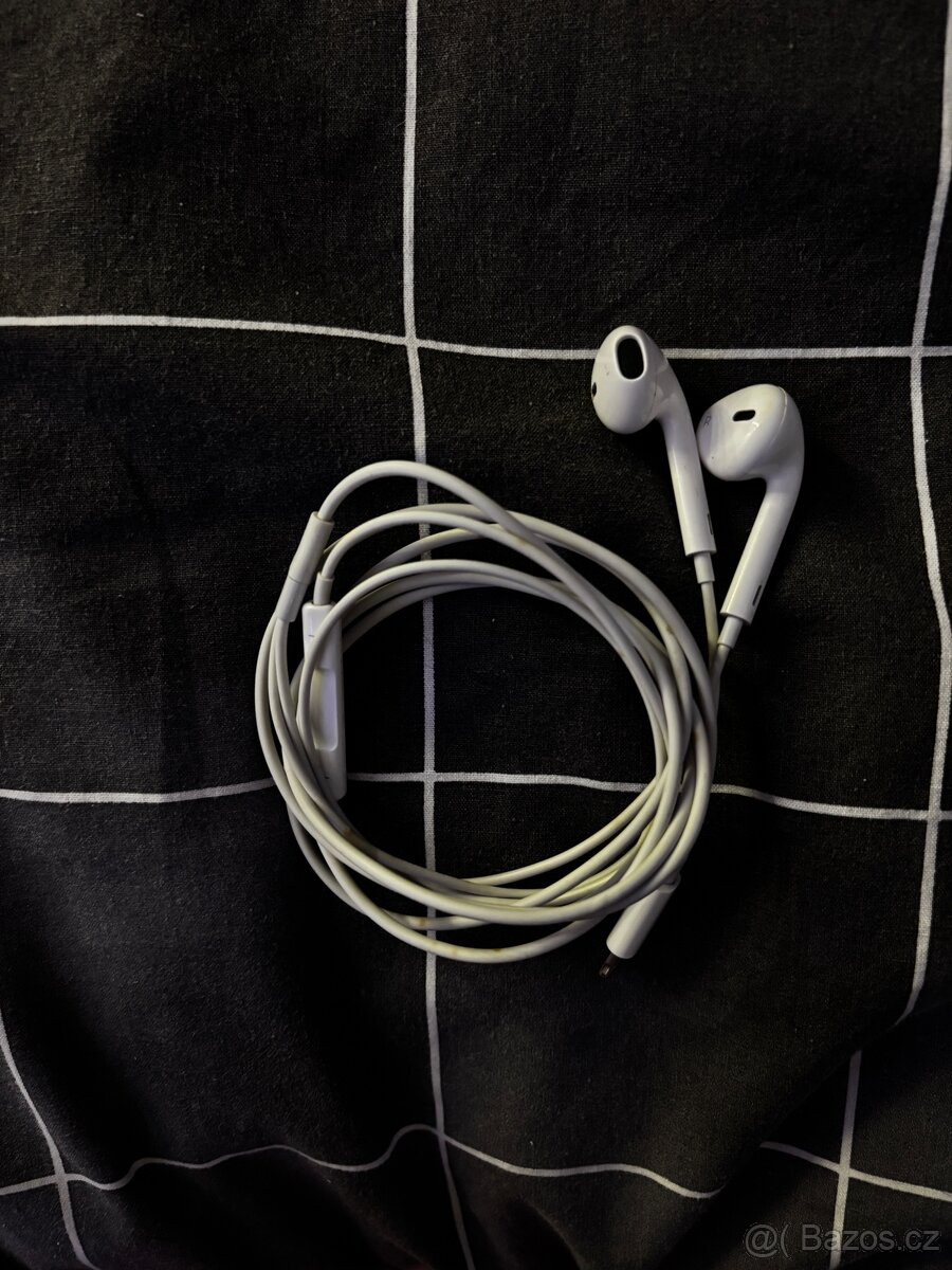 Apple drátová sluchátka Lightning
