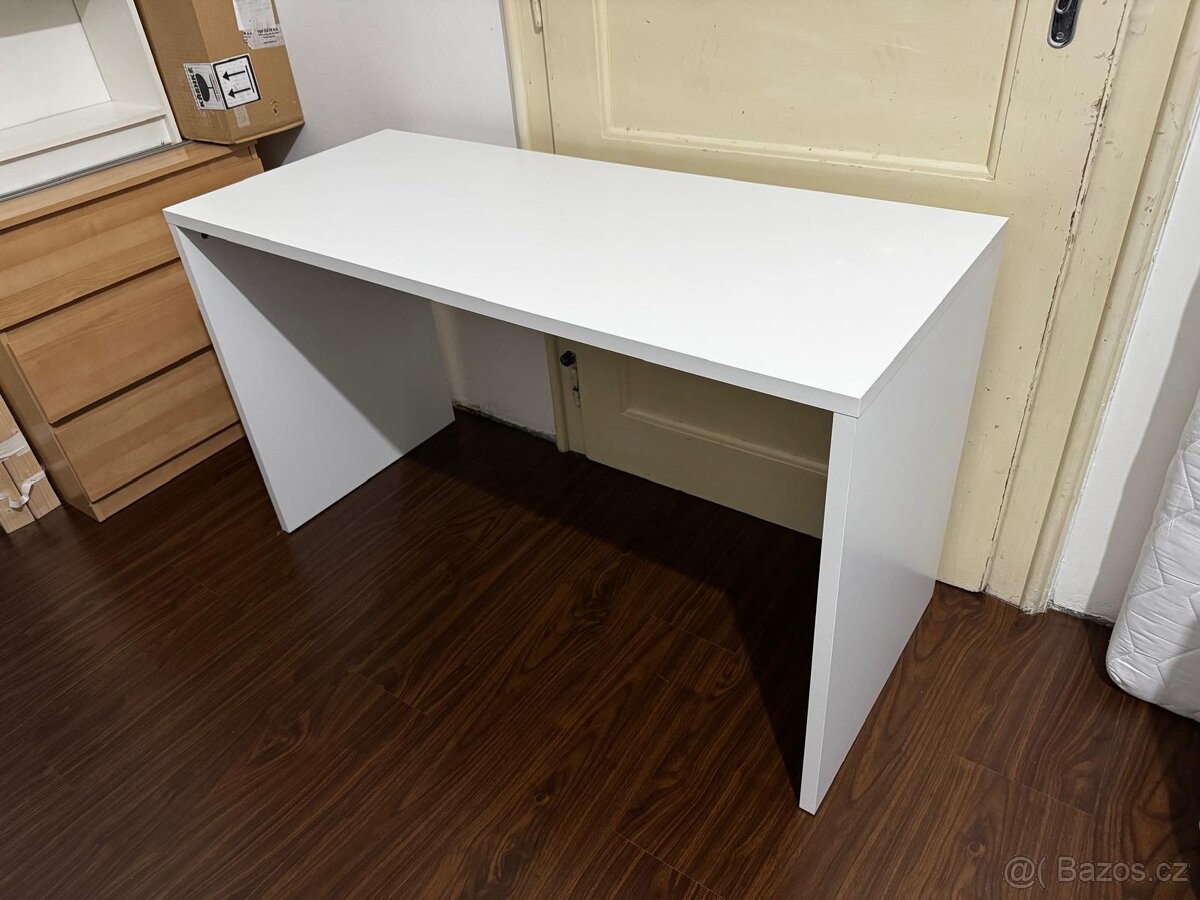 Kancelářský stůl 130cm