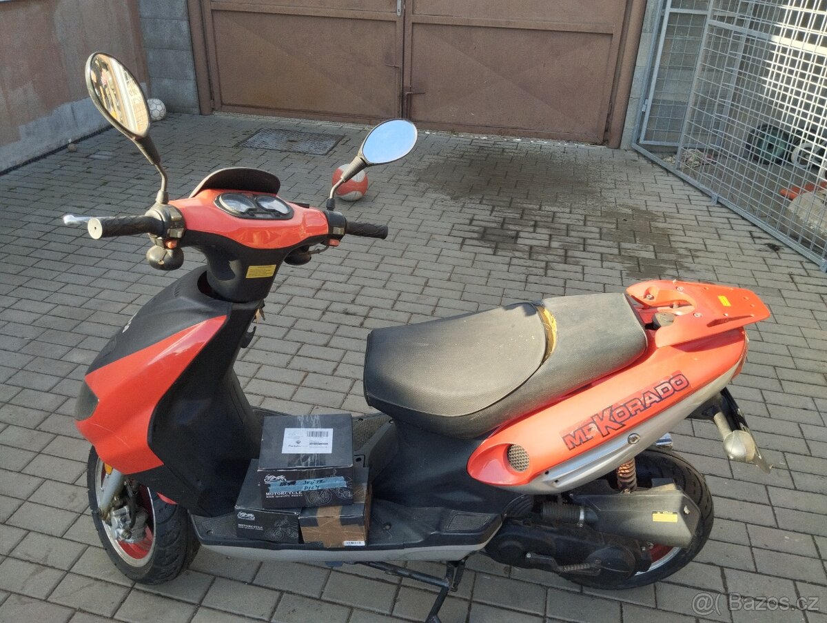 Skútr Via 50 ,4T MP Korado