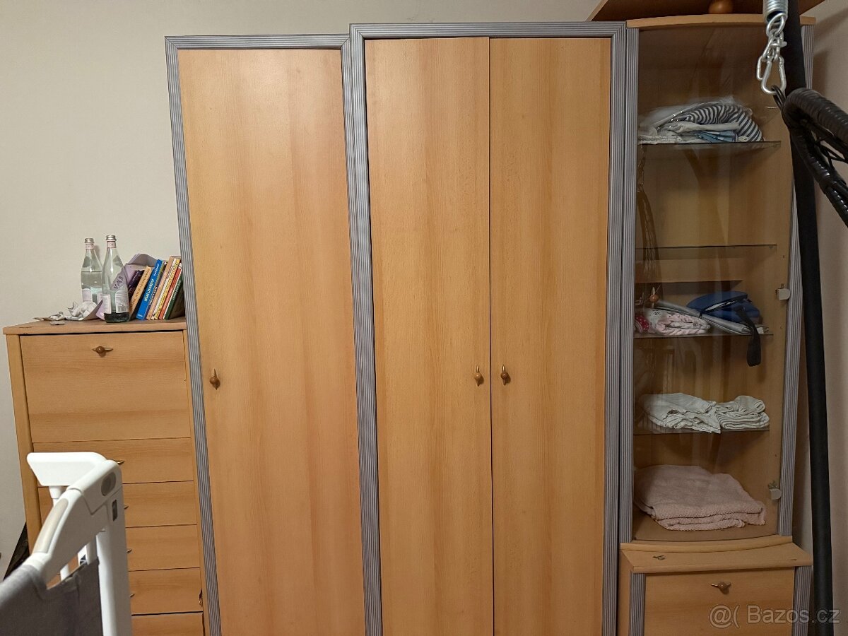 Sestava do ložnice - šatní skříň, skříňka se šuplíky