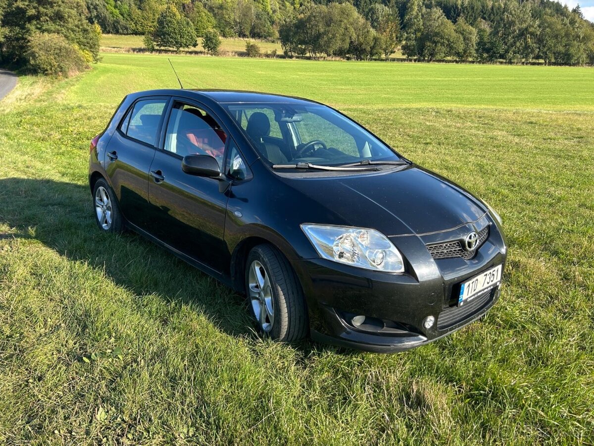 Toyota Auris 1,6 VVT-i 91 KW r.v.2009 bezin - LPG