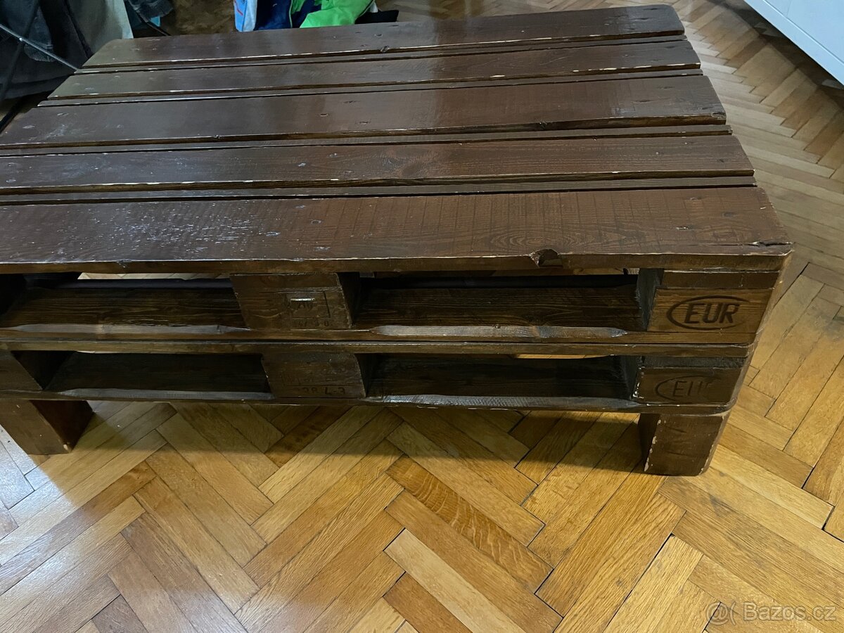 Stůl z palet