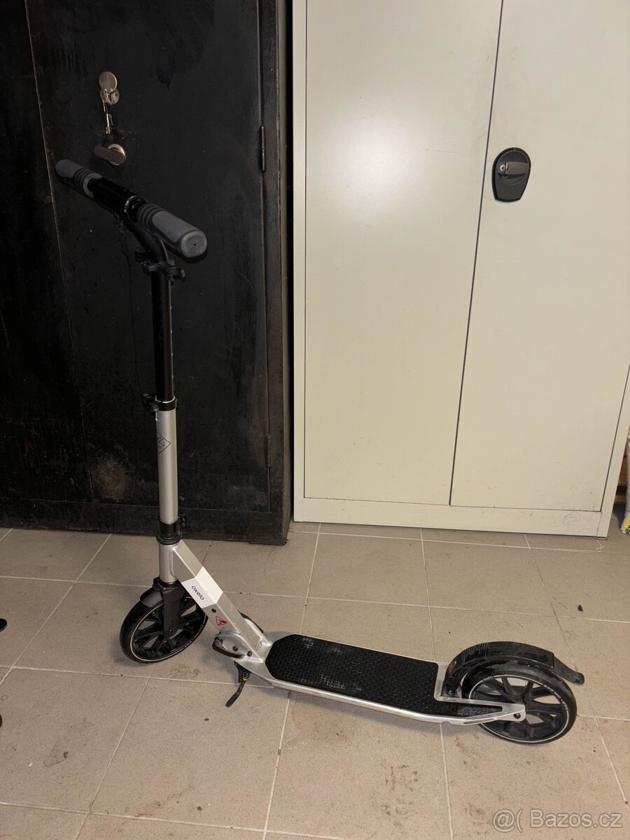 Koloběžka Oxelo (DECATHLON)