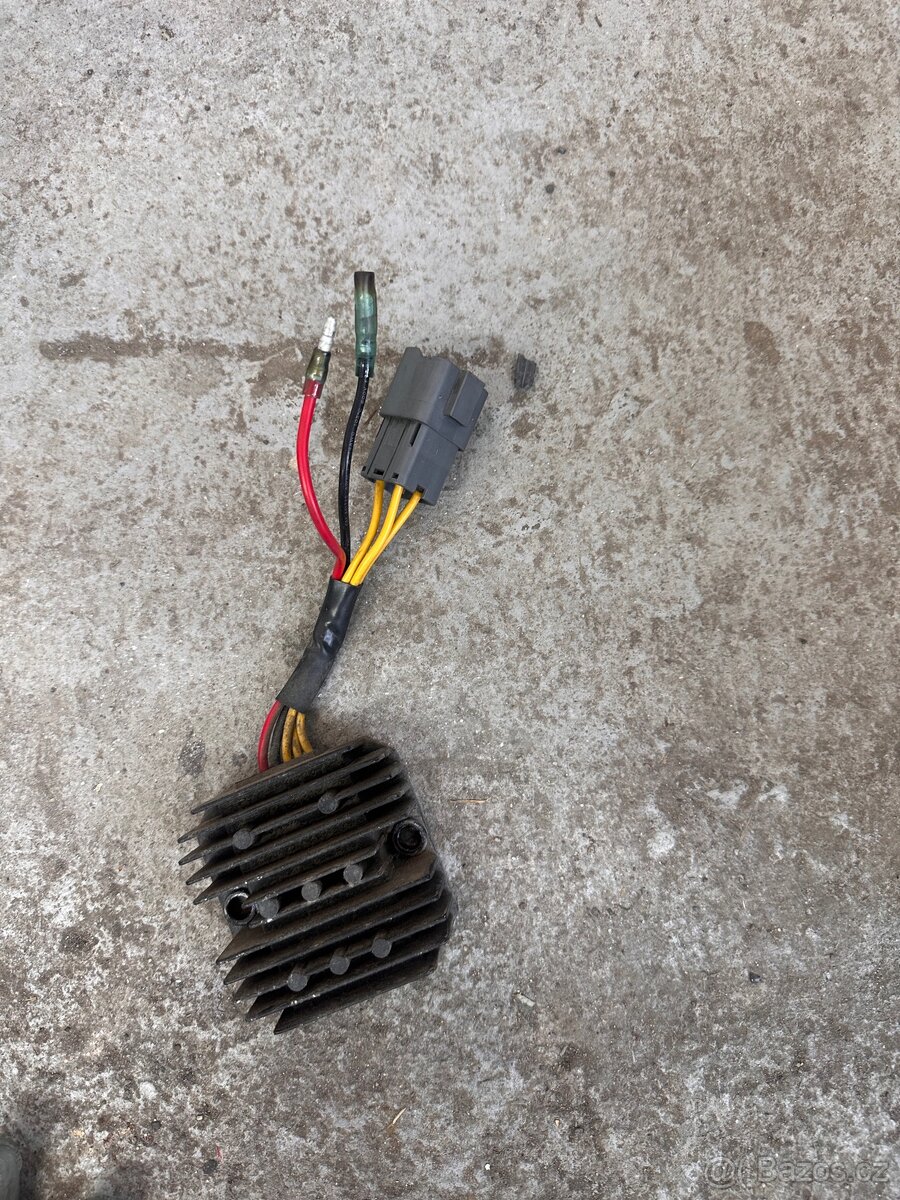 Regulátor napětí Access 400