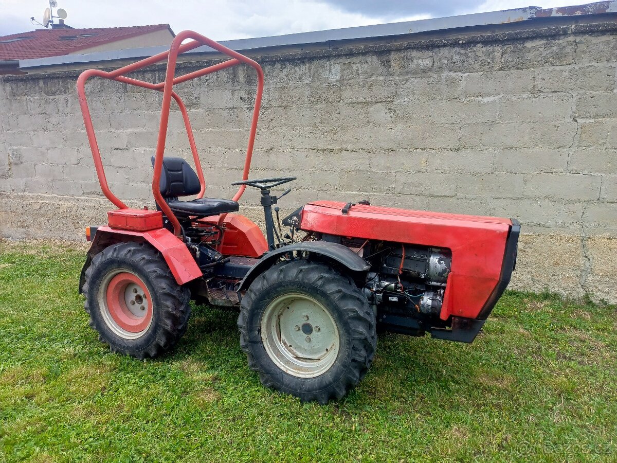 Malotraktor Slavia TV-824