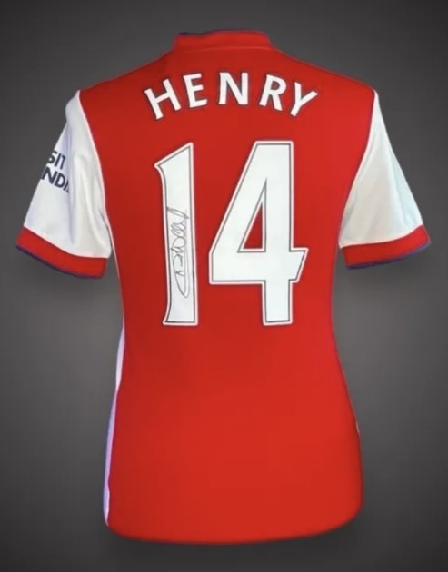 Podepsané dresy různých hráčů (Maldini, Henry, Mbappe...)
