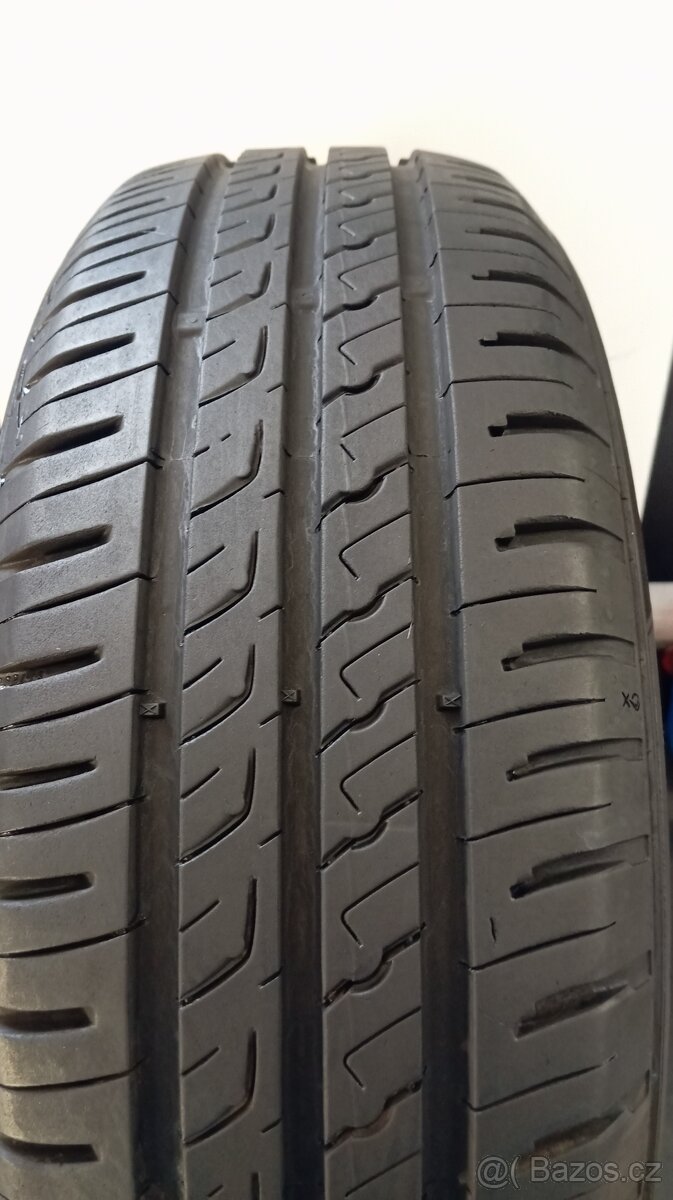 195/60R15 -BARUM -letní