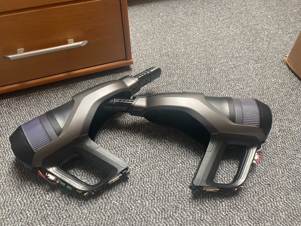 2x Tyčový vysavač Philips XC 8349/01 na ND