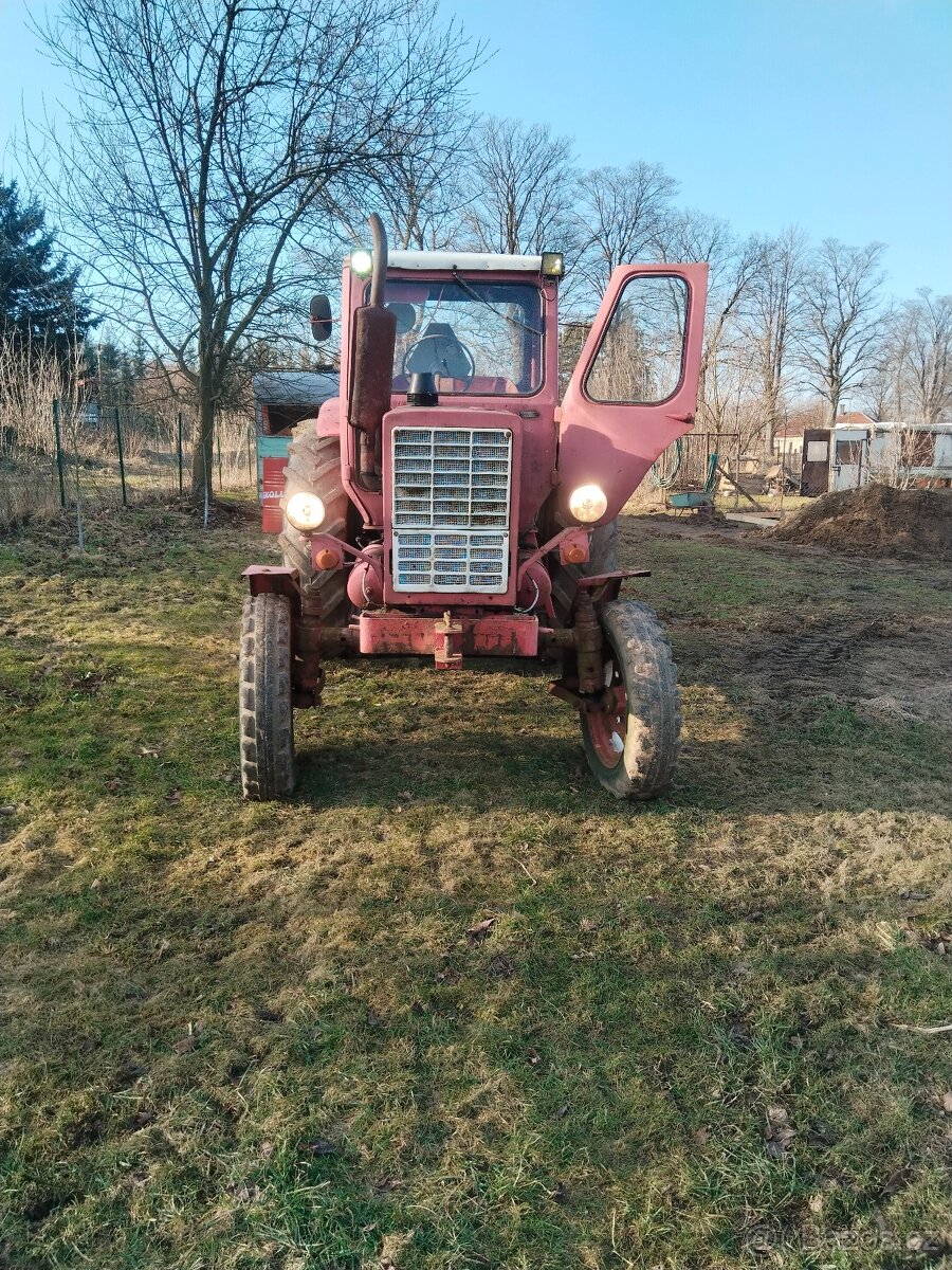 Belorus MTZ 50 Potřebuji uvolnit místo pro další stroj