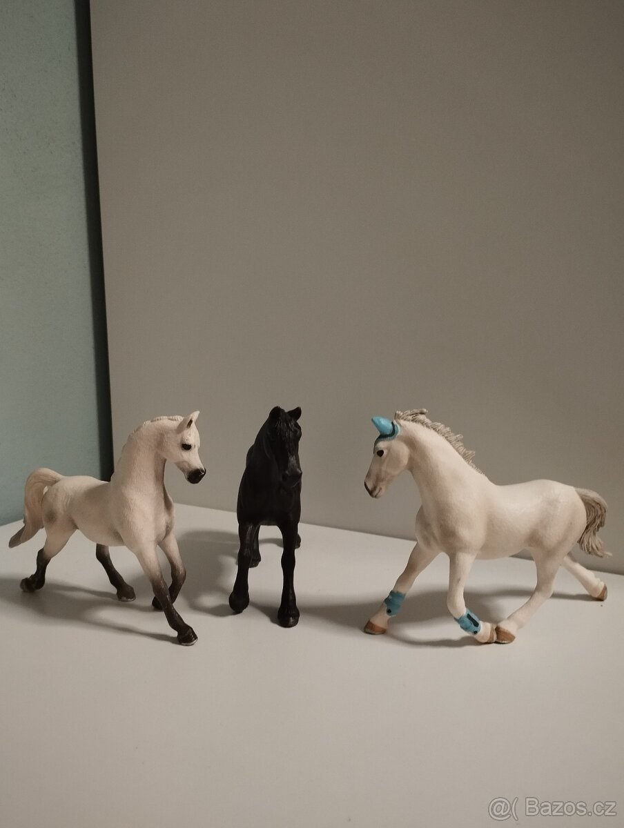Schleich koně