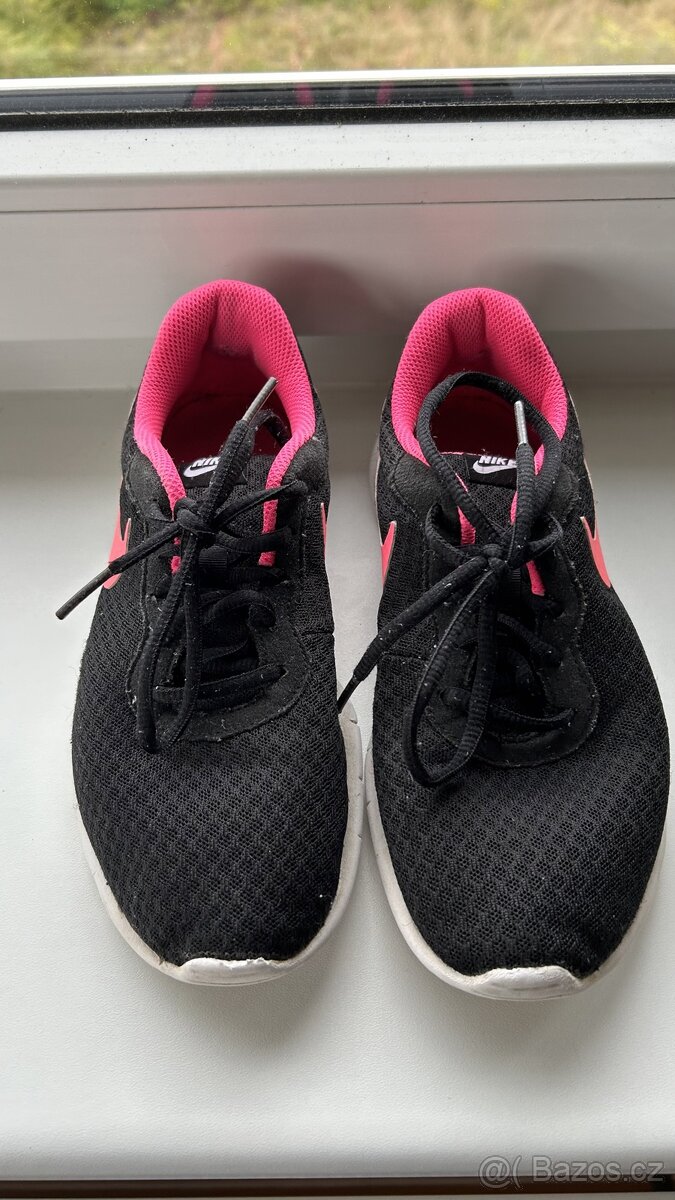 Sportovni boty Nike EU 36,5