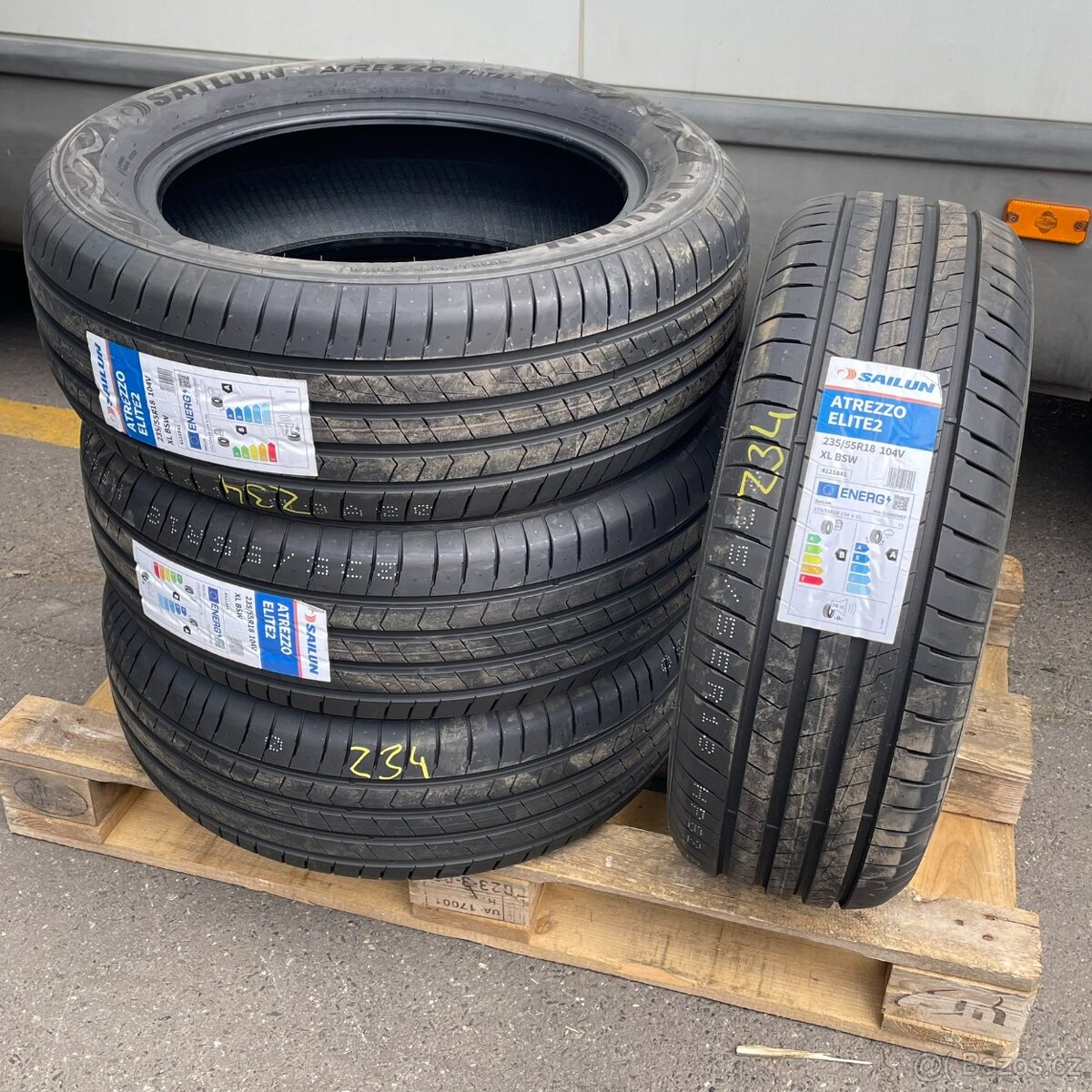 NOVÉ Letní pneu 235/55 R18 104V Sailun