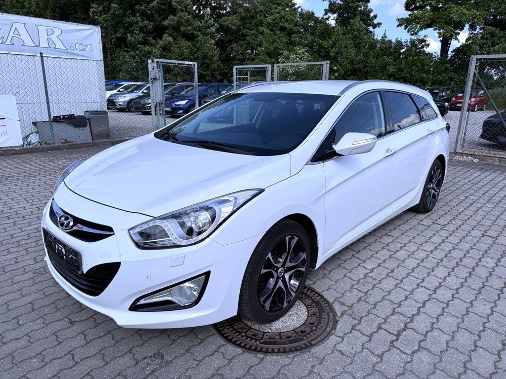 Hyundai i40, 1.6GDi 99 kW navi. xenony