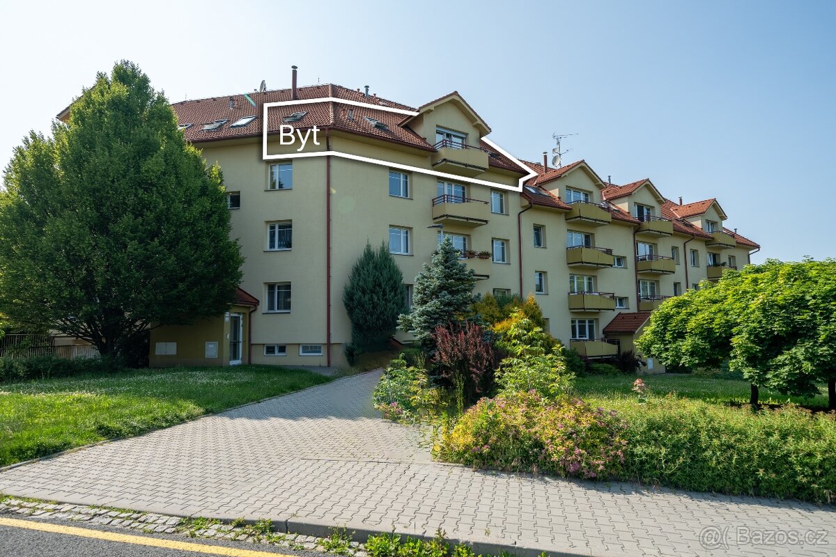 Byt 3+1 s balkónem, šatnou a garáží v Novém Jičíně