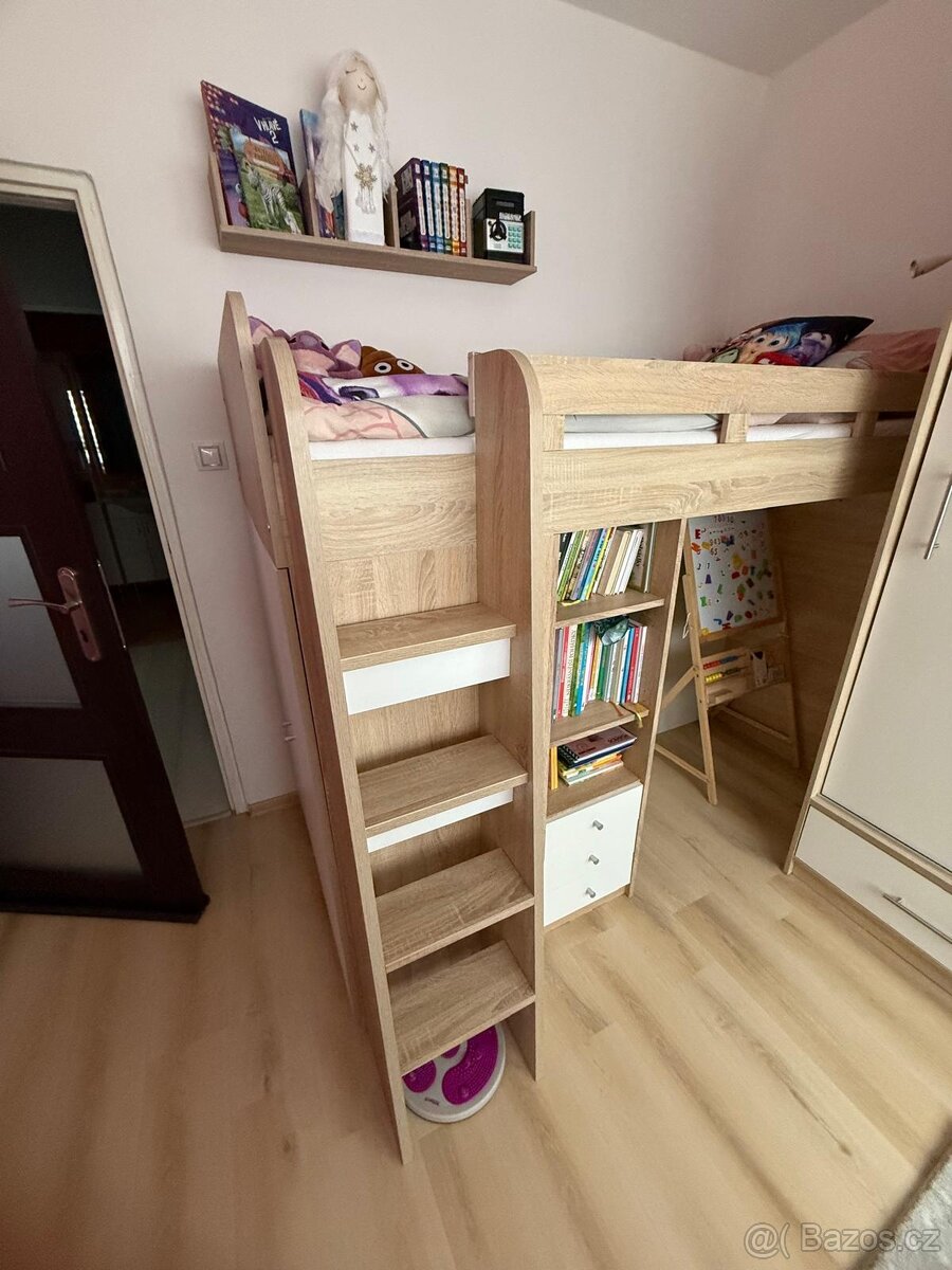 Dětská patrová postel....