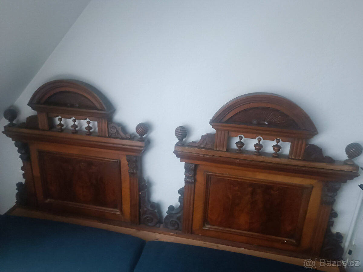 Čela starožitných postelí rok cca 1900