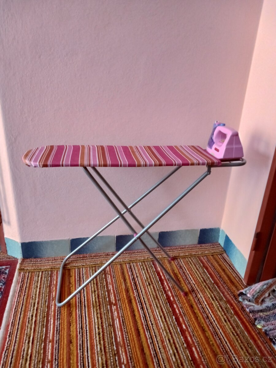 Dětské prkno a žehlička