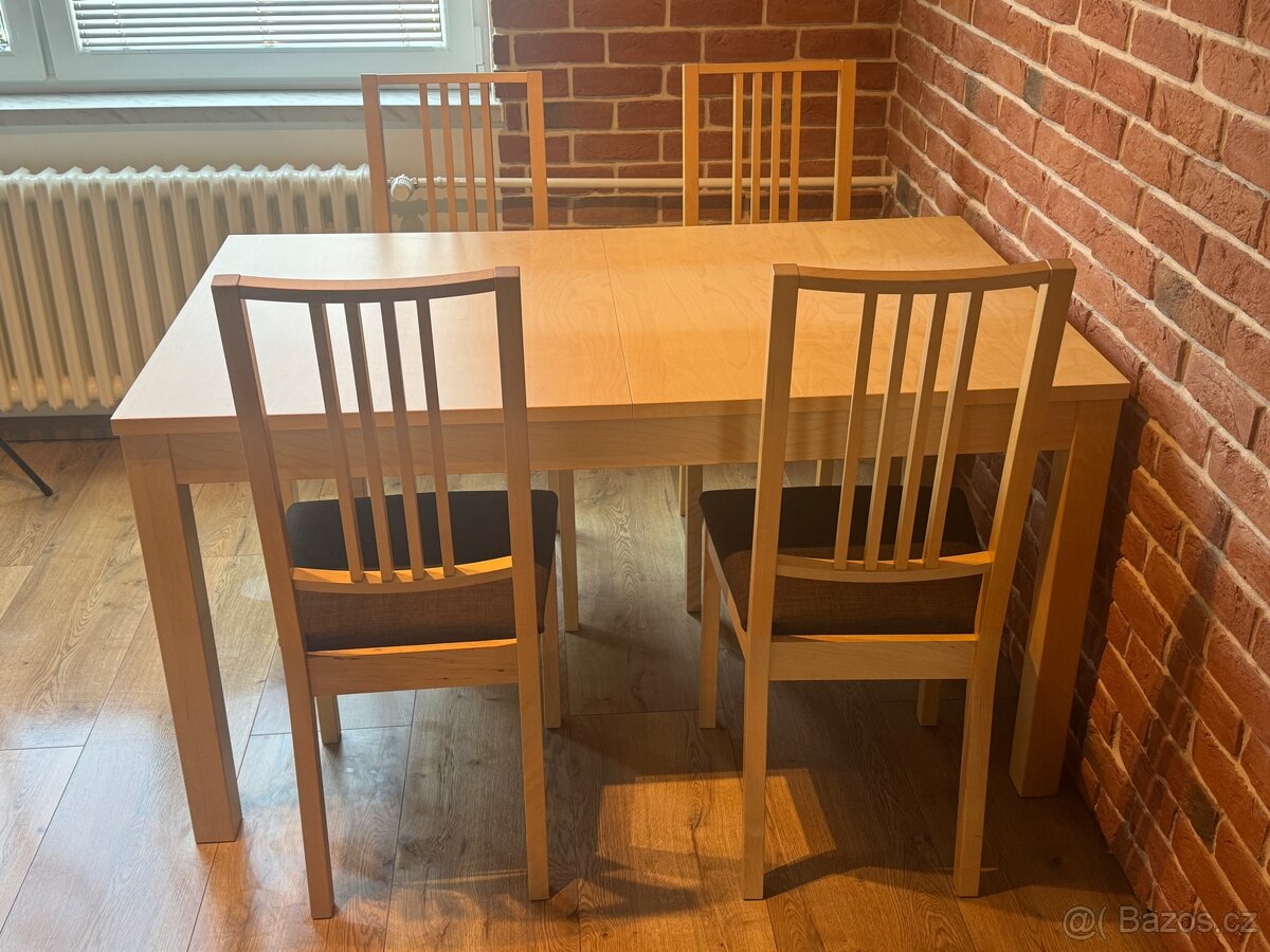 Kuchyňský stůl rozdělávací a židle