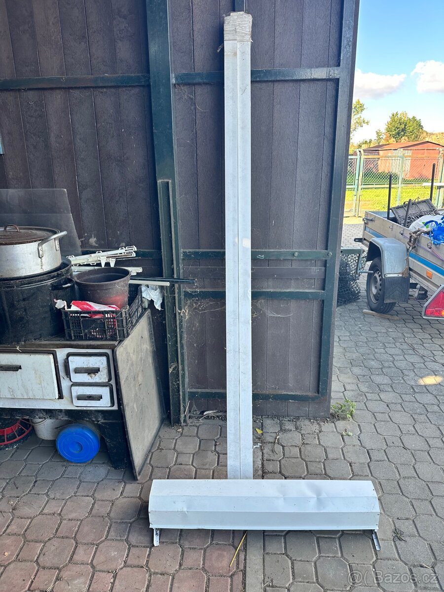 Roleta k balkonovym dverim