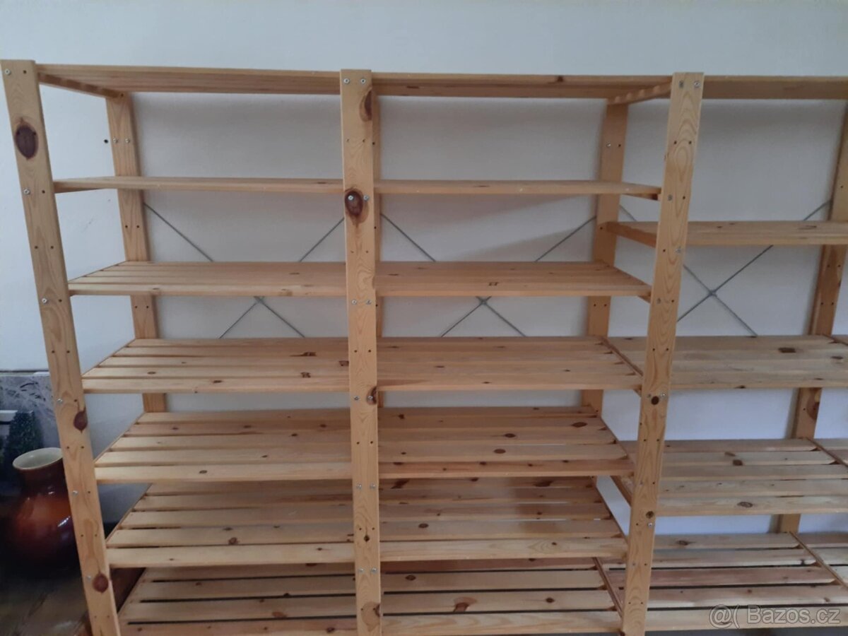 Dřevěné regály Hejne Ikea