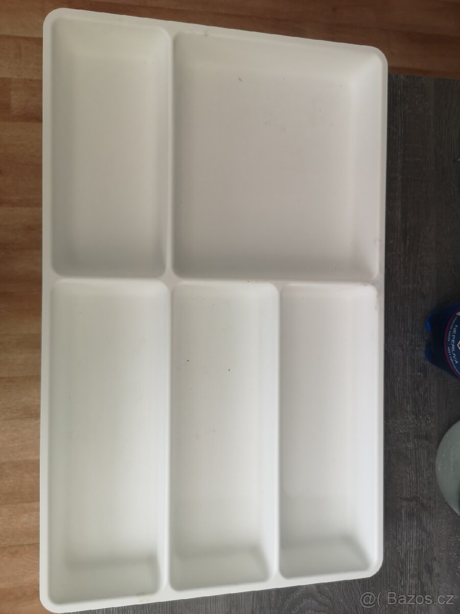 Daruji přihrádku/organizér do šuplíku