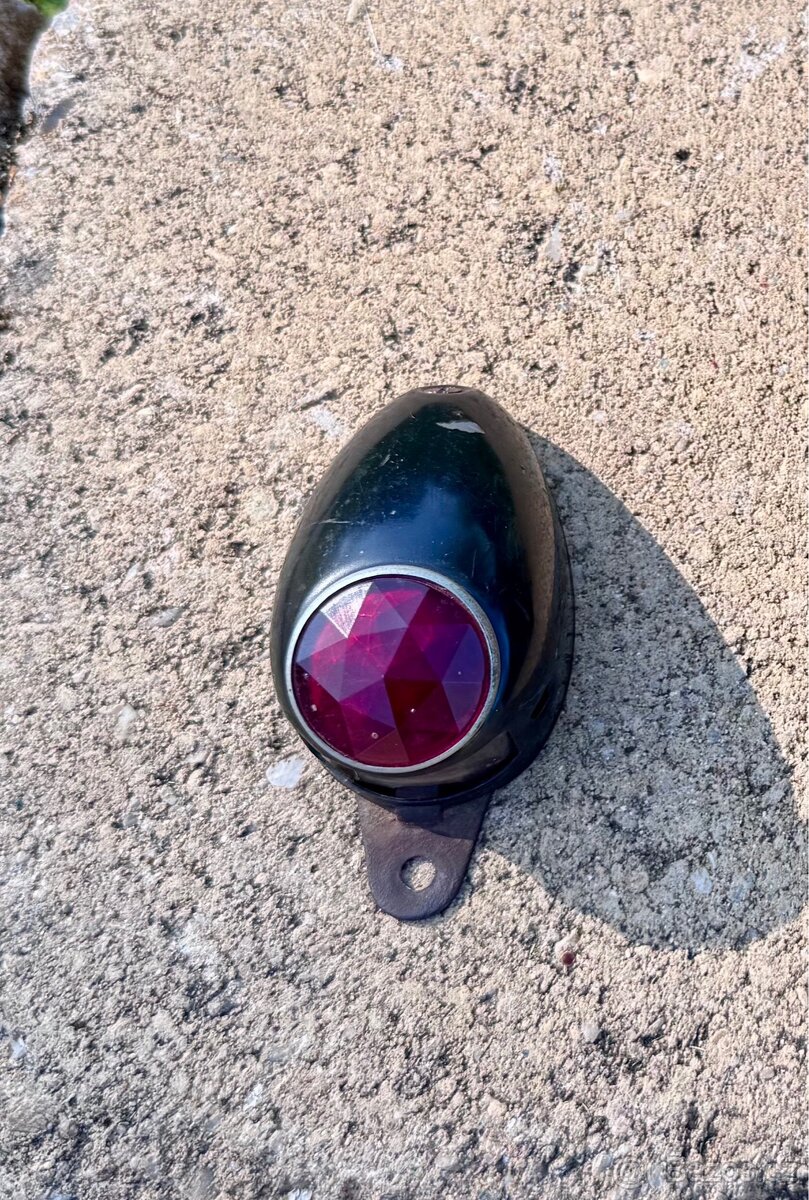 Jawa pérák, pařez, Jawetta, ČZ - zadní světlo