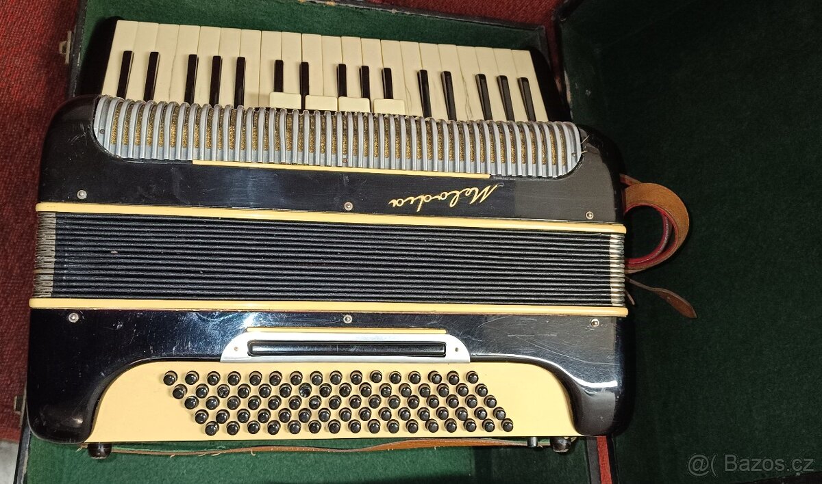Akordeon melodica
