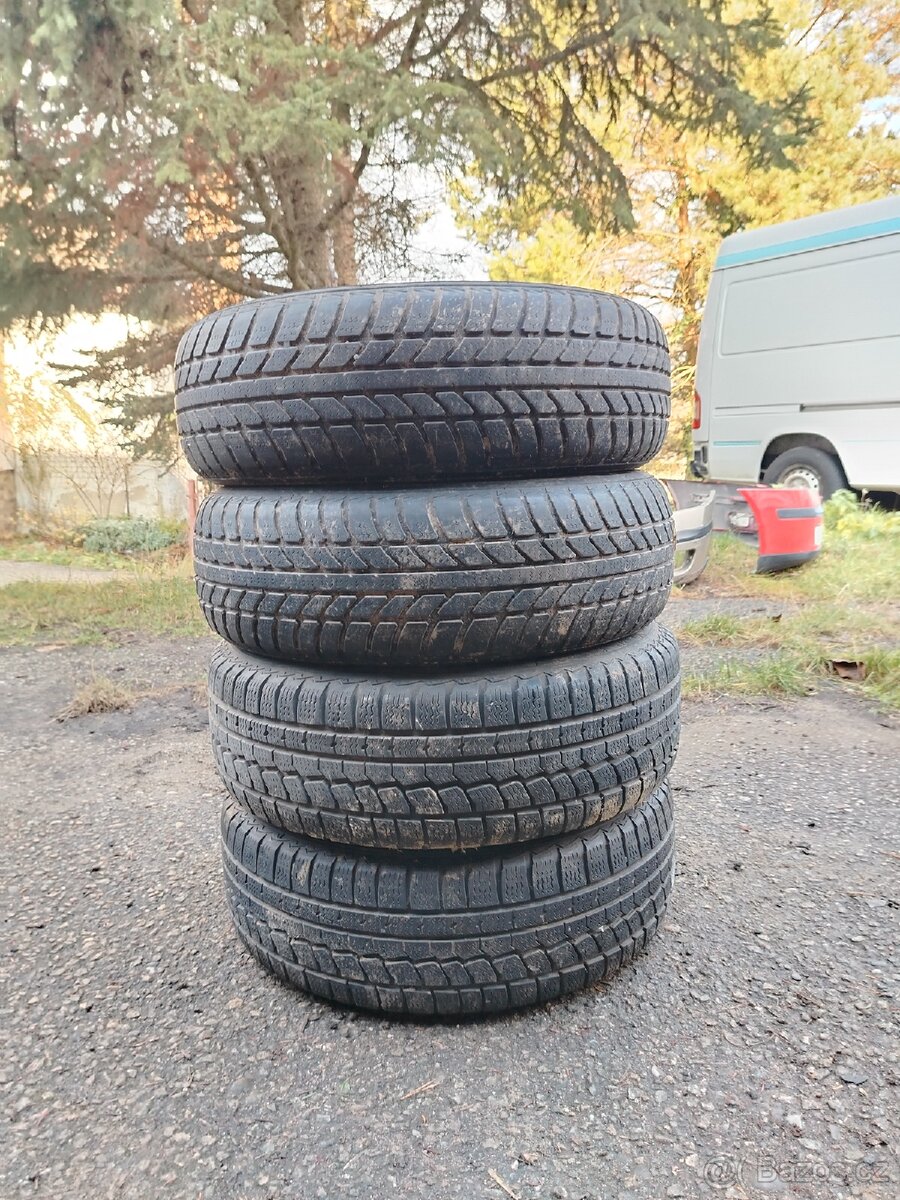 Sada zimních pneumatik 195 65 R15