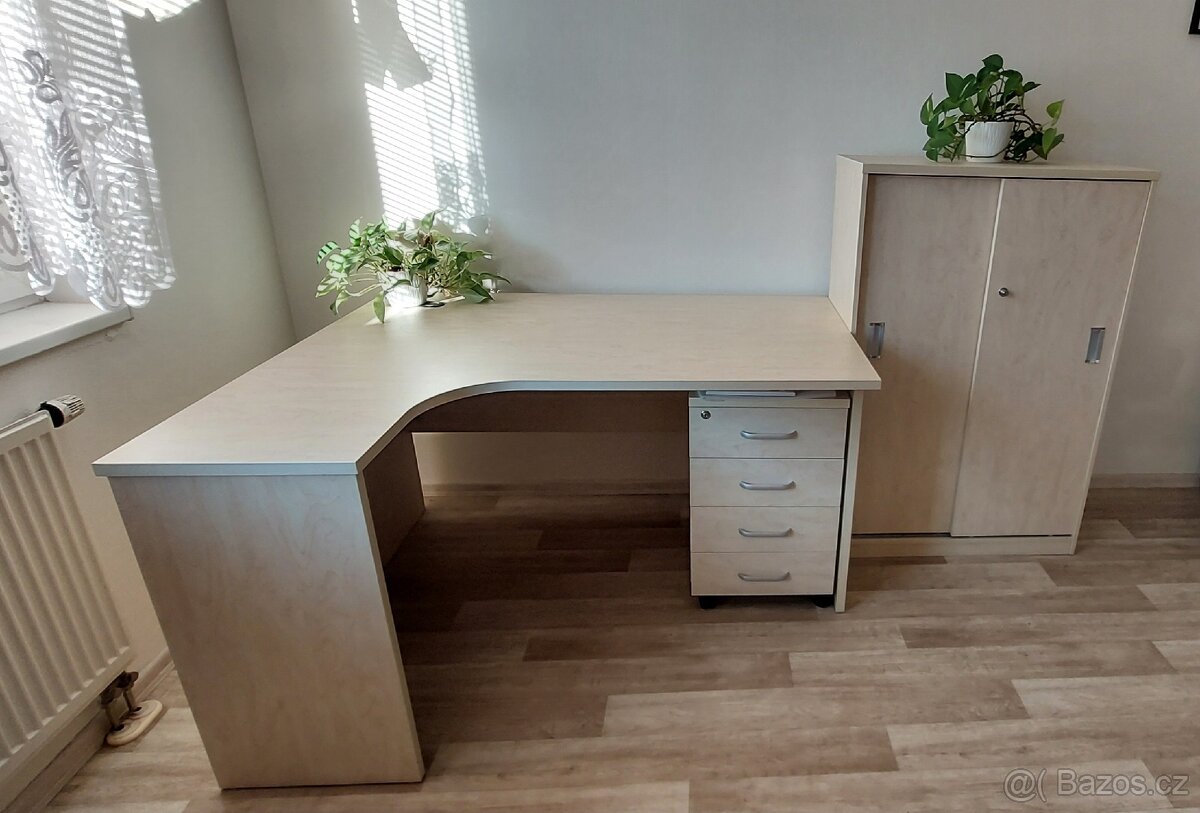Psací stůl s kontejnerem a komodou