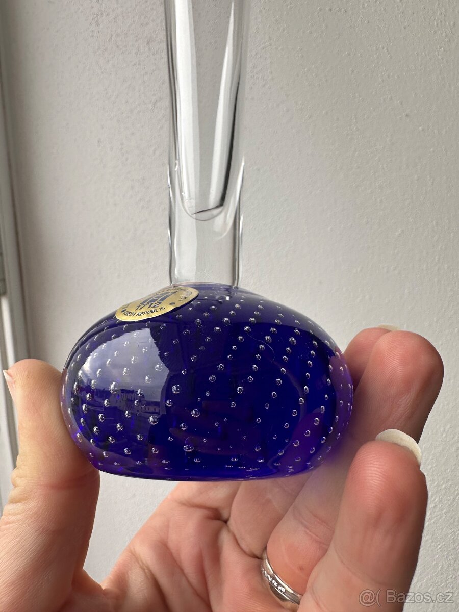 SKLENĚNÁ VÁZA S BUBLINAMI