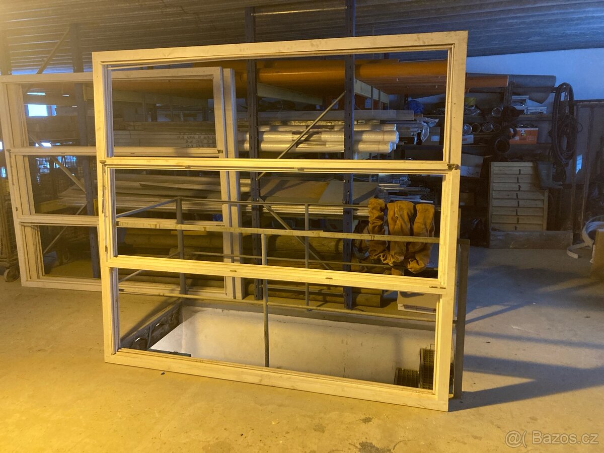 Dřevěný rám sklo x dveře x sklo