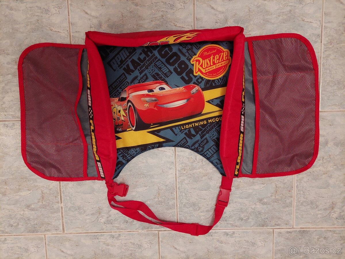 stolek do auta cars- cestovní stolek