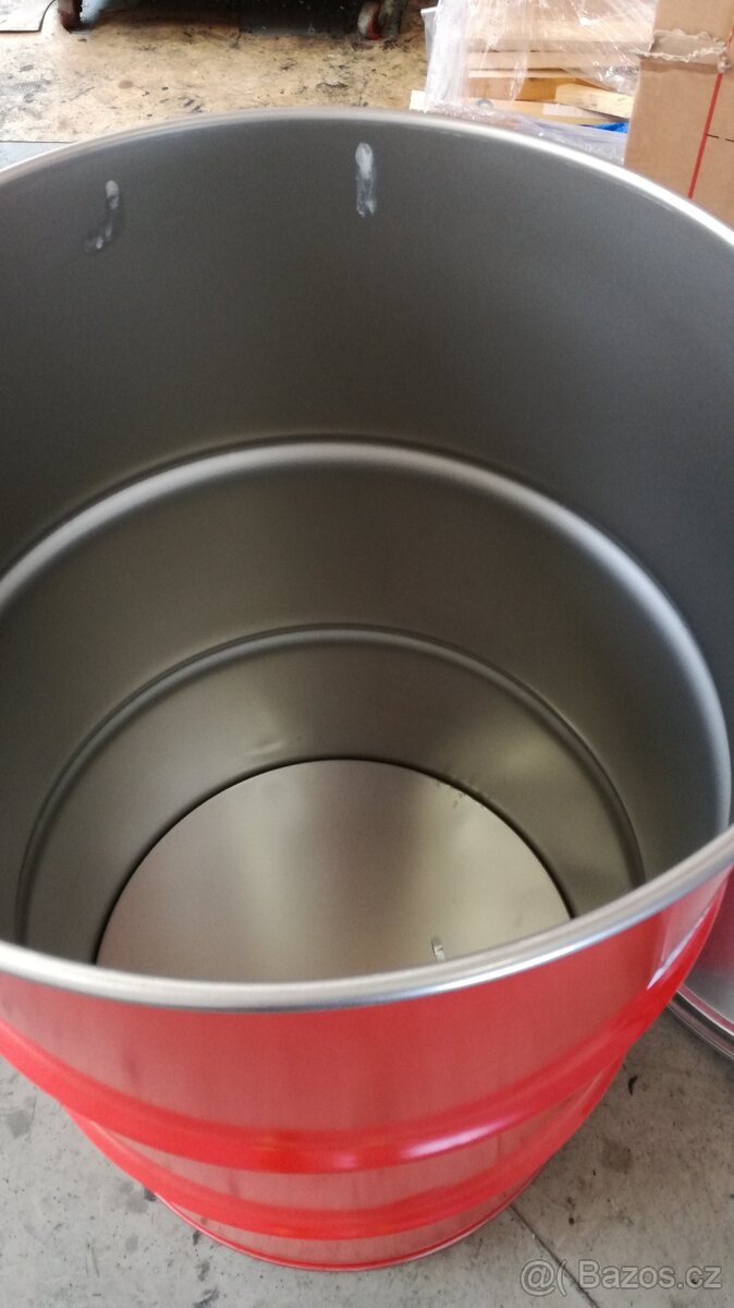Bečka 200 litrů + 20 litru plechová s uzavíratelným víkem