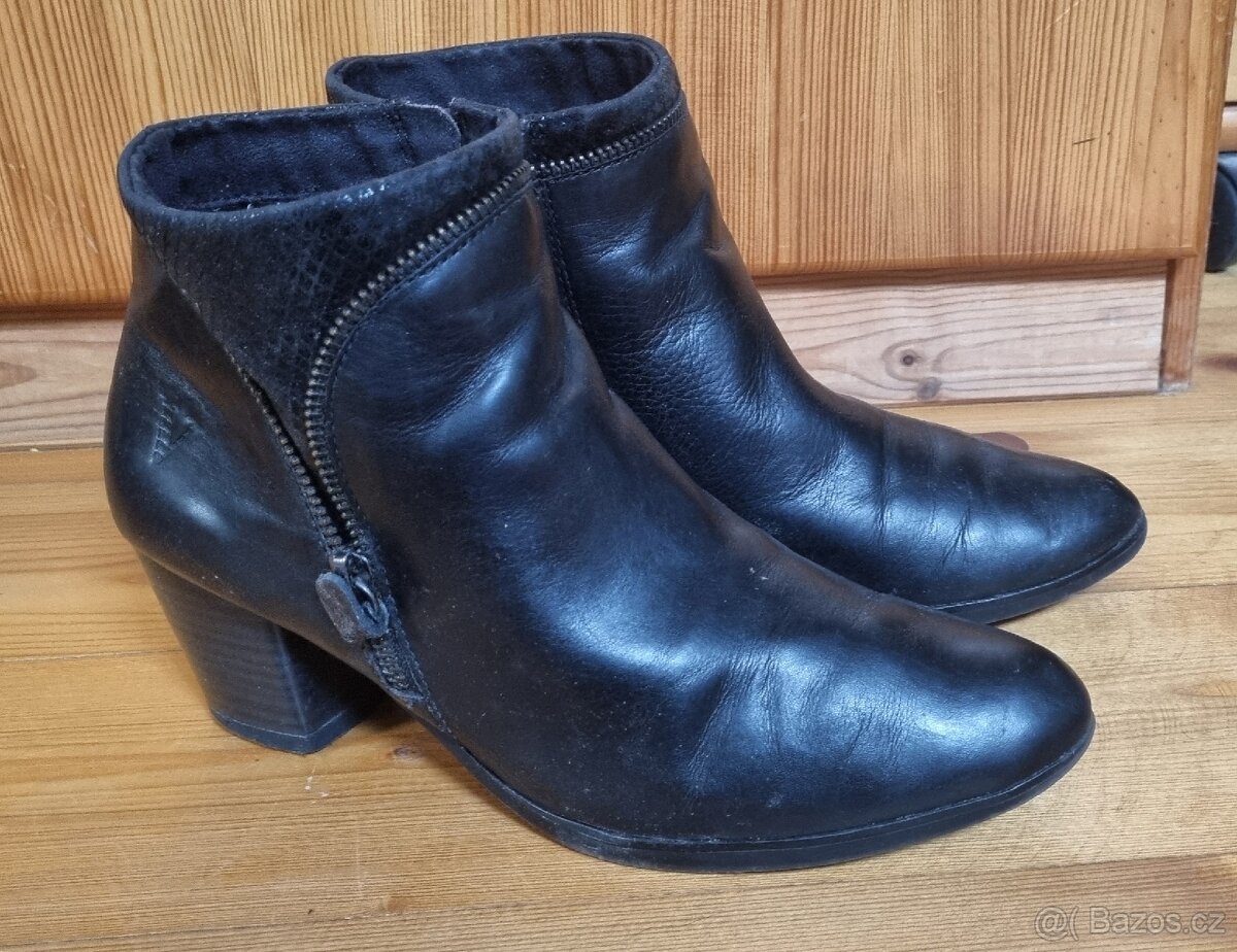 Dámské černé kožené kotníkové zimní boty