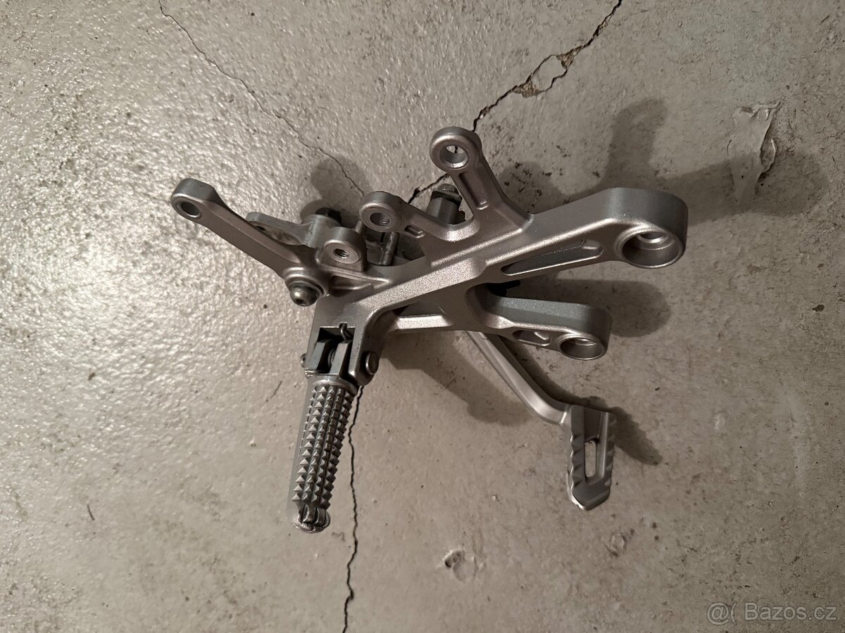 Yamaha MT-10 SP Stupačka s brzdou