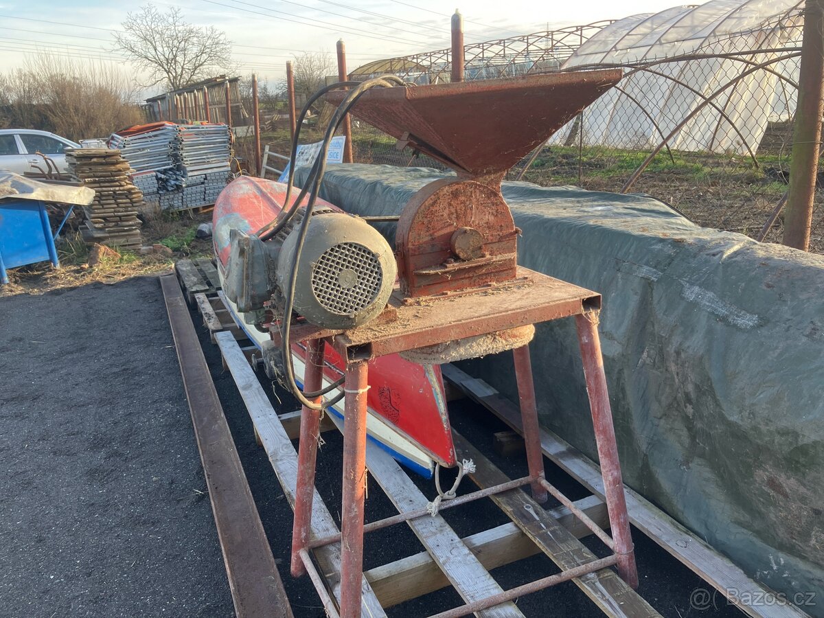 Šrotíák mlýn na obilí