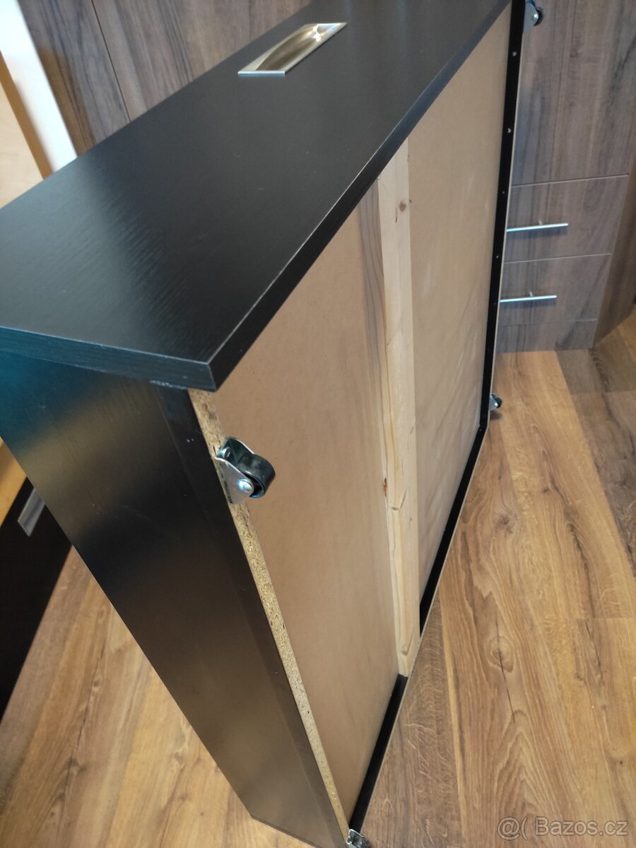 Úložný box pod postel na kolečkách