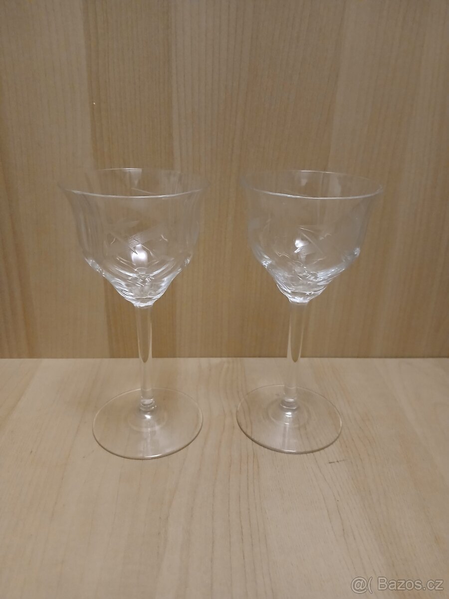 Set dvou broušených sklenek