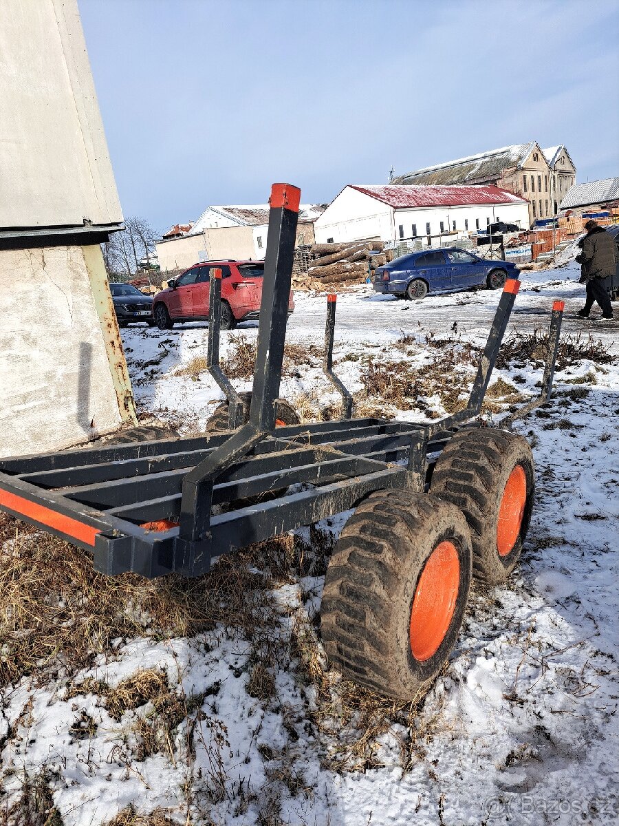 Prodám vozík za traktor na dřevo