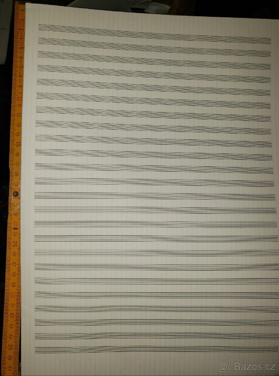 notový papír hudebního skladatele.  stovky stran velkého