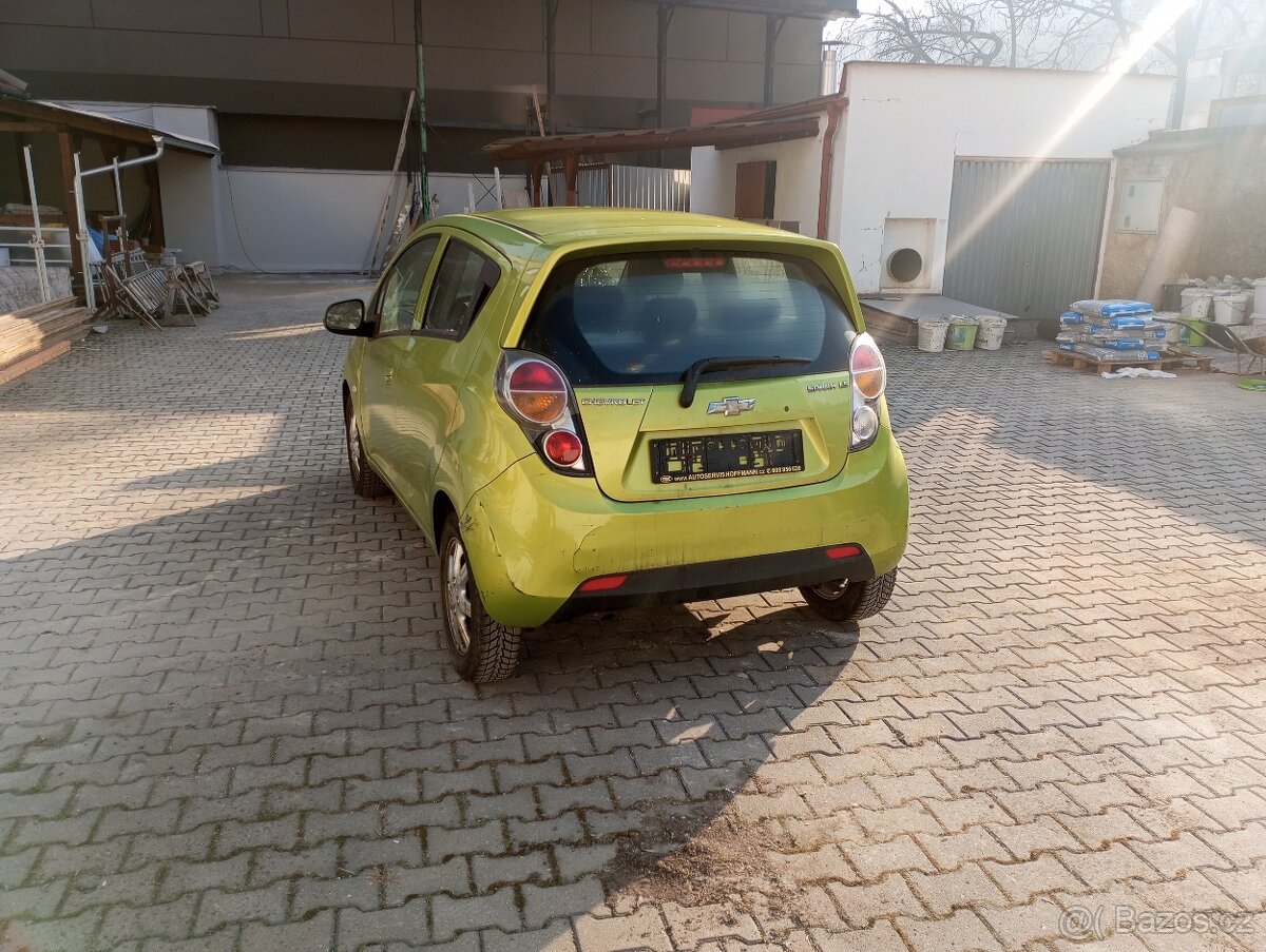 Chevrolet spark 1.0i